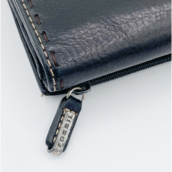 Fossil Leather Trifold Wallet - Picture 4 of 9
